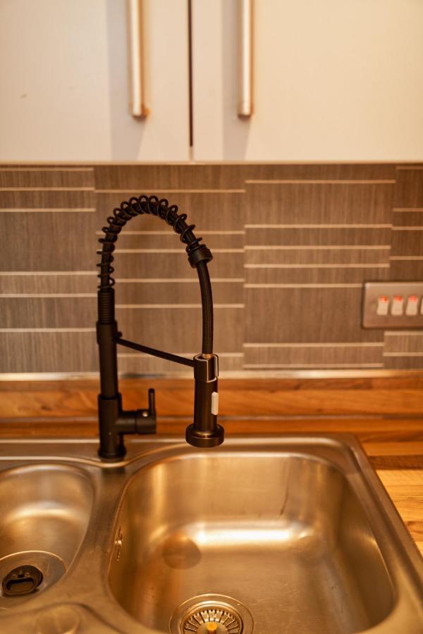 Sidemersey Livings- Convenient 1-Bedroom Flat With A View, Central Liverpool Exterior foto